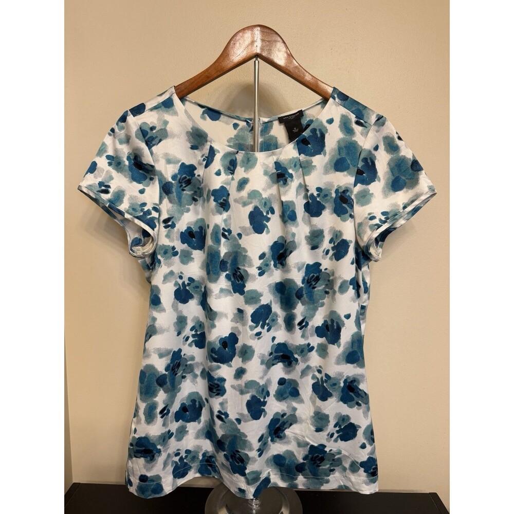 Ann Taylor Blouse Blue Floral Size Medium Satin/Silky Feel Dressy Top Workwear - Picture 2 of 7